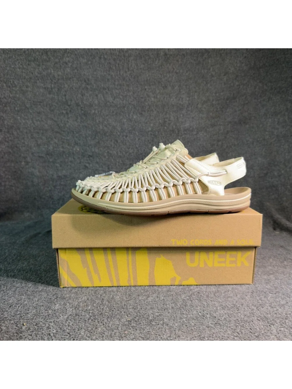 Keen uneek white